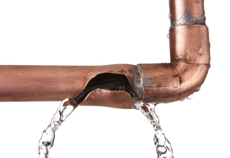 Water hammer làm vỡ ống